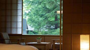 In-room safe, desk, free WiFi, bed sheets
