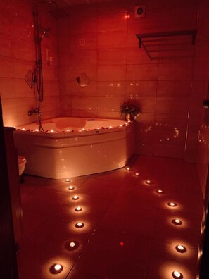 Shower, free toiletries, hair dryer, slippers - Park 12 Apart Hotel (Ankara)