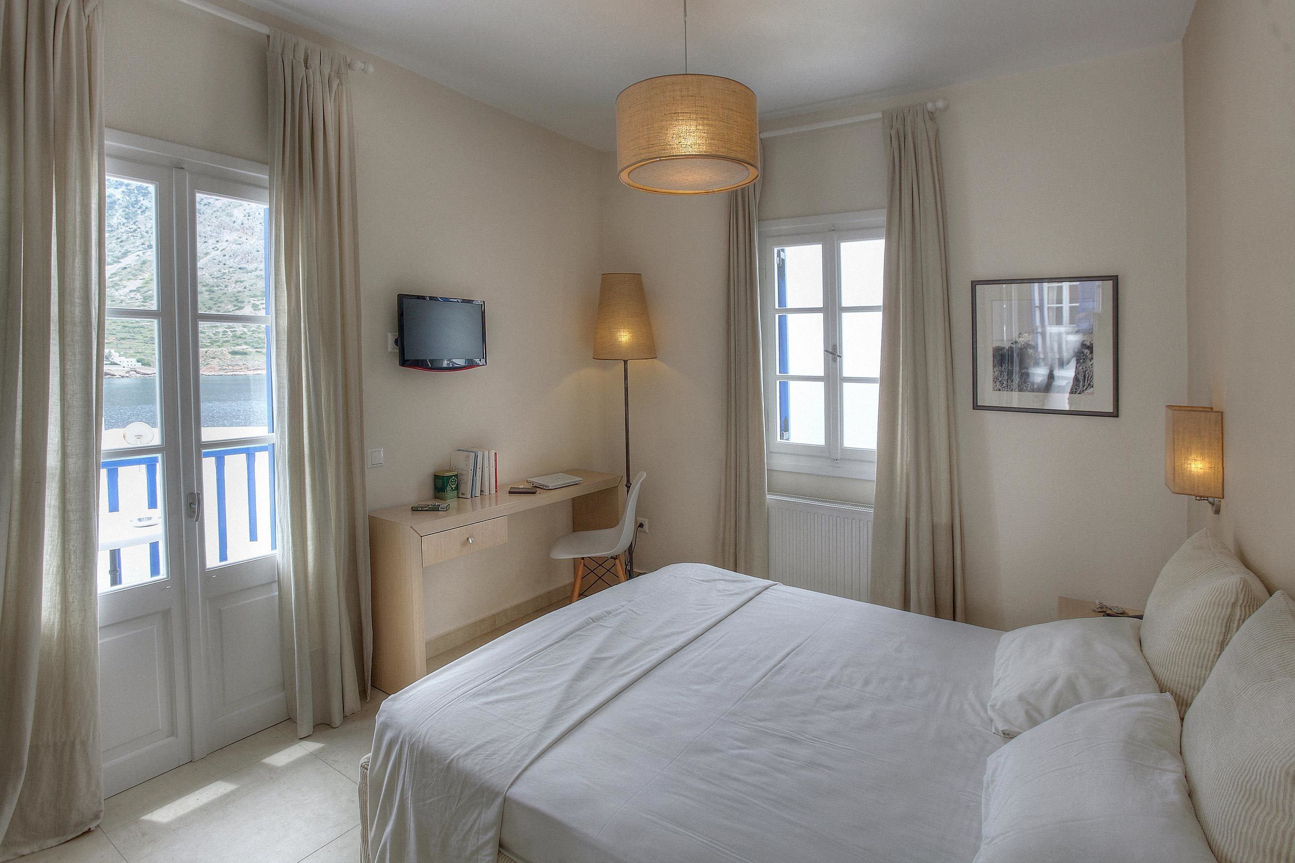 free cots/infant beds, free wifi