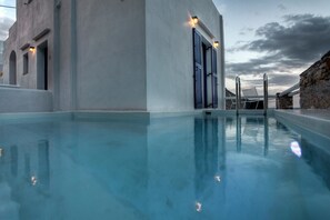 Seasonal outdoor pool