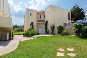 Exterior - Hidden garden Rhodes Apartments (Rhodes)