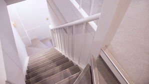 Staircase - Horikawa Hostel (Kanazawa)