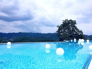 Utomhuspool