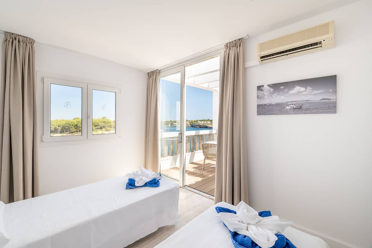 1 bedroom, in-room safe, individually decorated, individually furnished