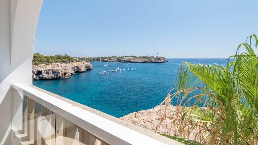 Orange Colom Seaside Apartments