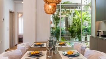 Apartment, 2 Bedrooms | In-room dining