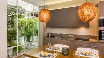 Apartment, 2 Bedrooms | Private kitchen