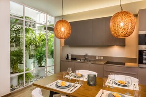 Apartment, 2 Bedrooms | Private kitchen