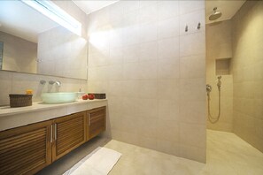 3-Bedroom Private Pool Villa | Bathroom