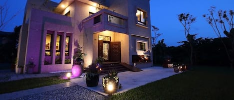 Premium House, 1 Bedroom | Desk, blackout drapes, free WiFi