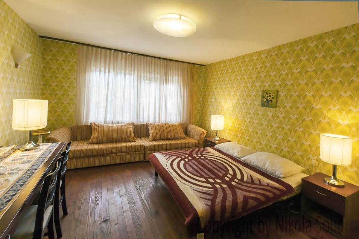 Desk, free WiFi, bed sheets