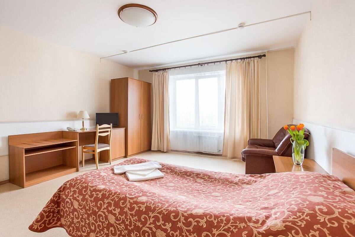 Economy Twin Room | Desk, iron/ironing board (on request), rollaway beds (surcharge)