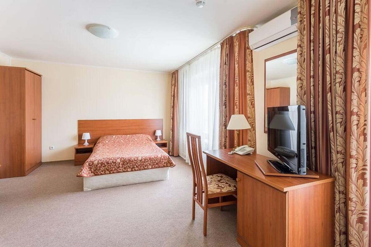 Standard Double or Twin Room | Desk, iron/ironing board (on request), rollaway beds (surcharge)