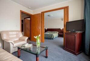 Desk, iron/ironing board, rollaway beds, free WiFi