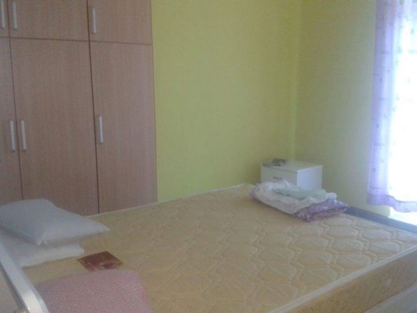 Departamento estándar, 2 habitaciones, acceso a la alberca, vista a la alberca | 2 habitaciones, cortinas blackout, wifi gratis y ropa de cama