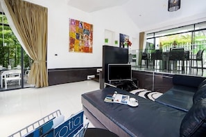 Flat-screen TV - Villa Kamala Regent 3-4 Bedrooms (Kamala)