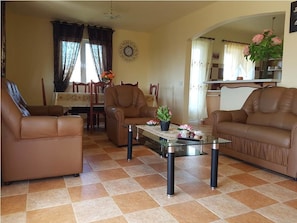 Studio | Living room | Flat-screen TV