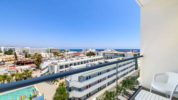 Deluxe Double or Twin Room, Pool View | City view