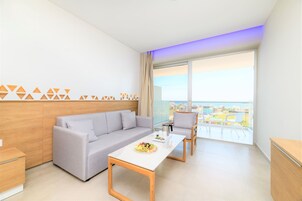 Junior Penthouse, Sea View | In-room safe, soundproofing, iron/ironing board, free WiFi
