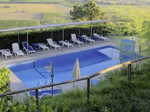 Sæsonbestemt udendørs pool