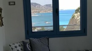 Apartament, vistes al mar | Sala d'estar