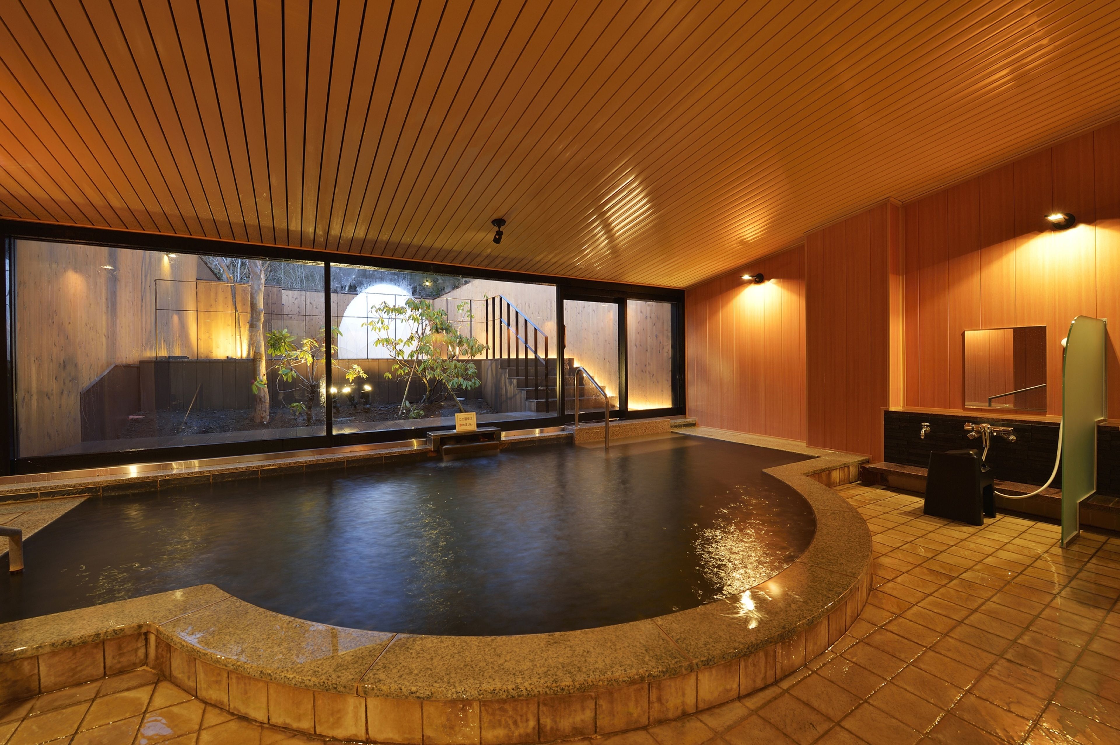 indoor spa tub