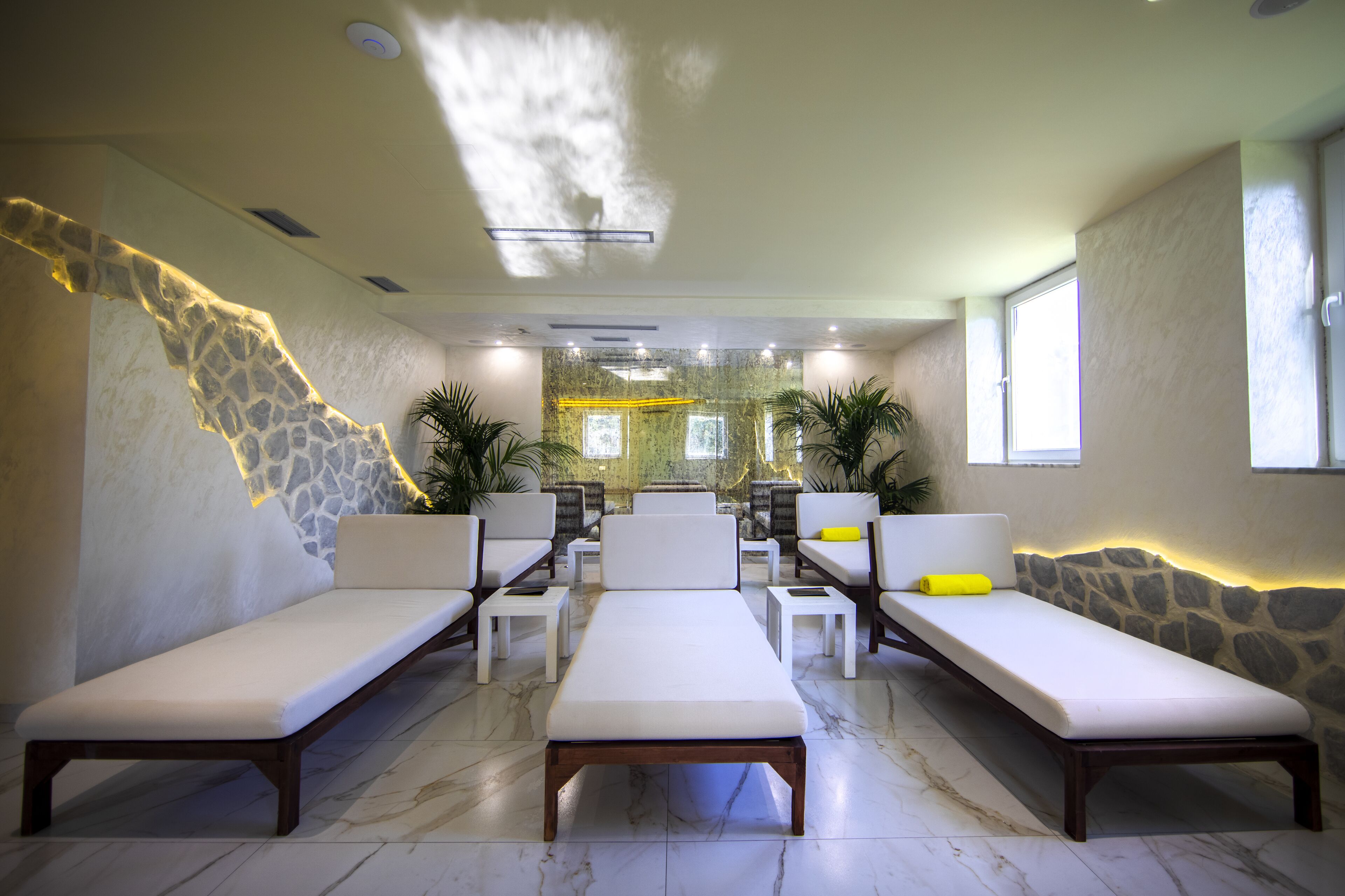 couples treatment room(s), sauna, hot tub, steam room