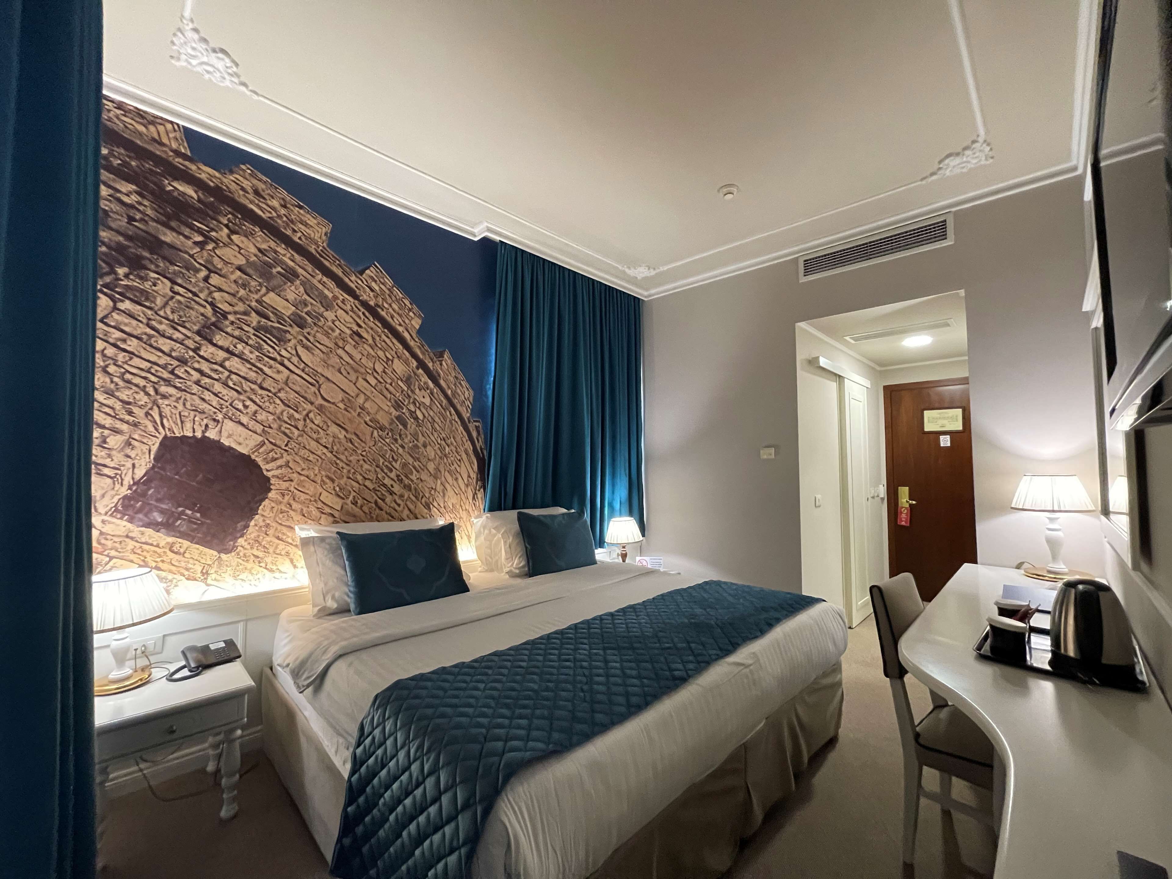 Frette Italian sheets, premium bedding, memory-foam beds, in-room safe