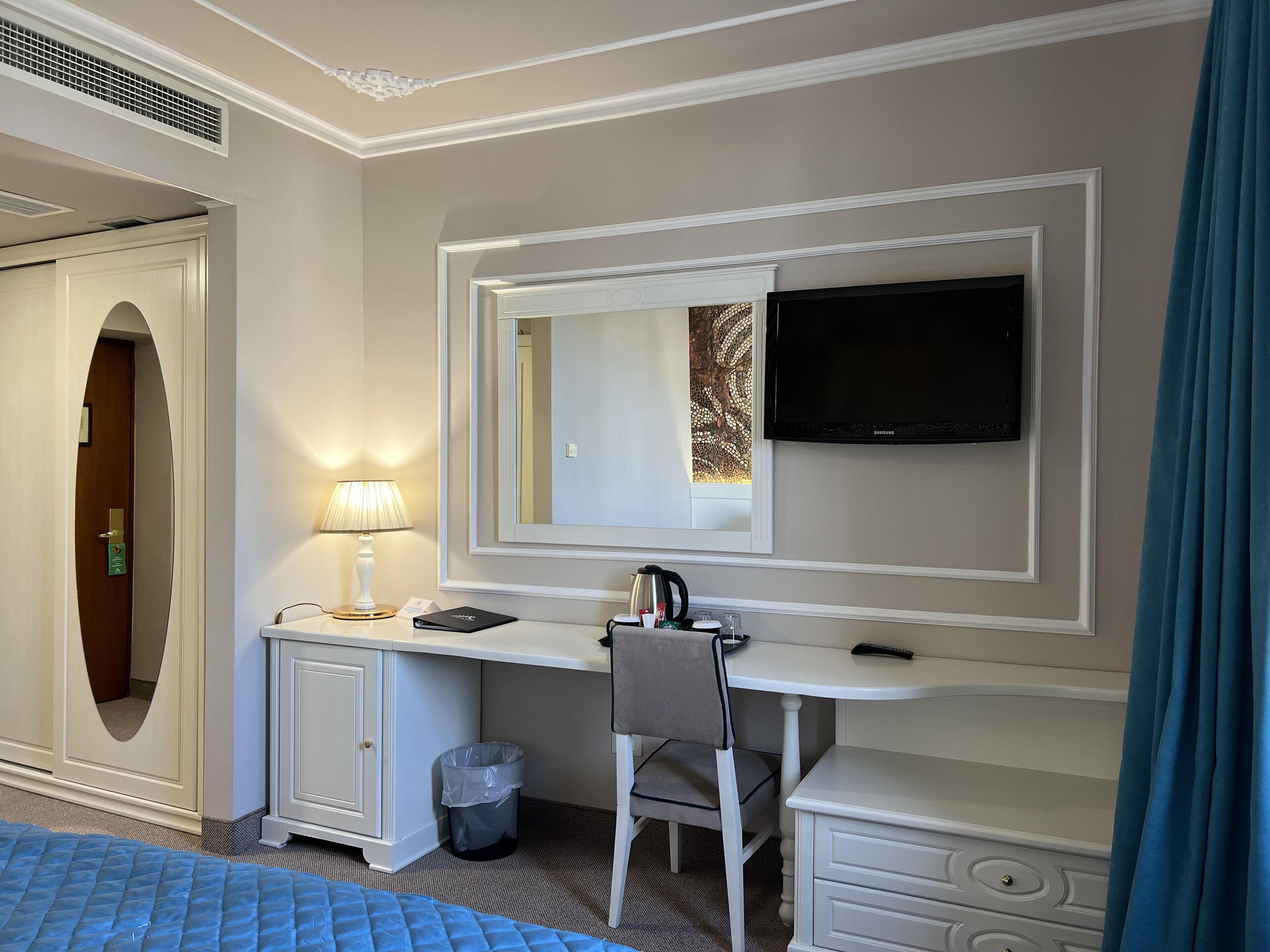 comfort room, 2 single beds, non smoking, pool view | 1 bedroom, frette italian sheets, premium bedding, memory-foam beds