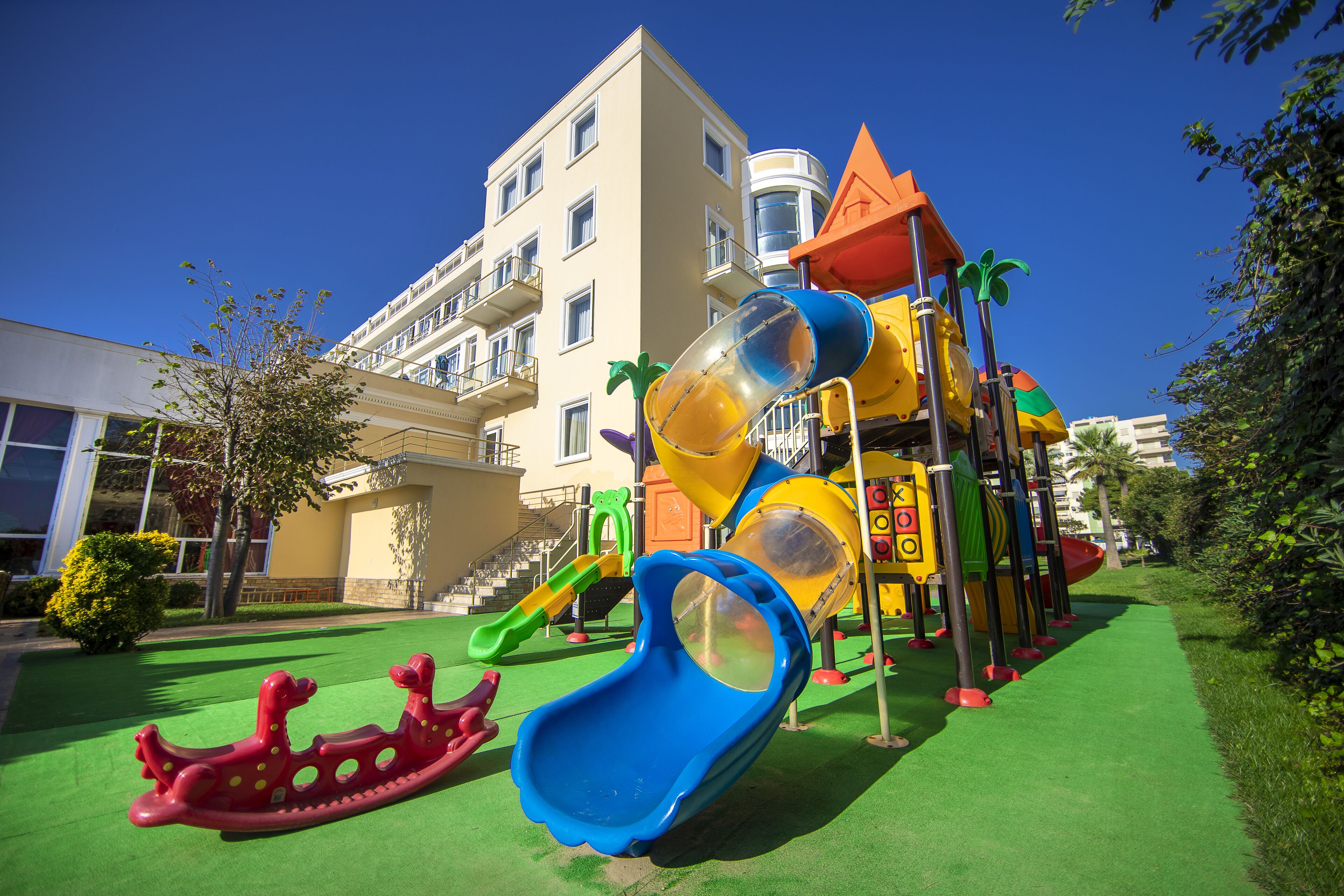 children’s play area – outdoor