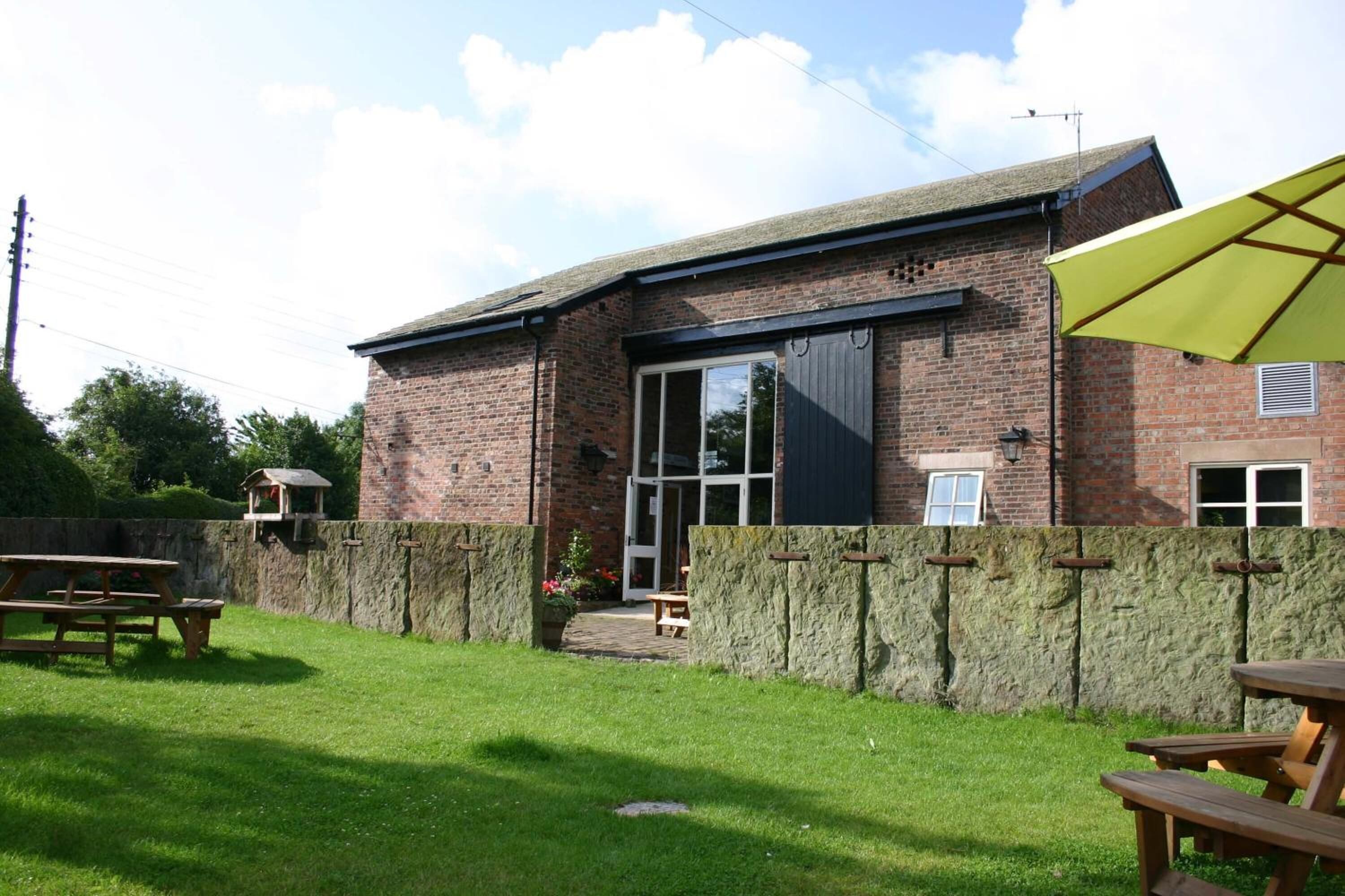 숙박 시설 구내