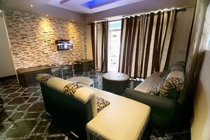 Deluxe-Villa, 3 Schlafzimmer, eigener Pool, Poolseite | Wohnbereich