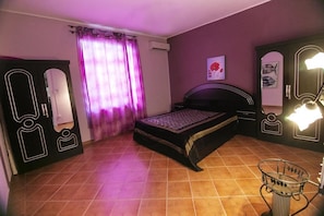 In-room safe, blackout curtains, free WiFi, bed sheets