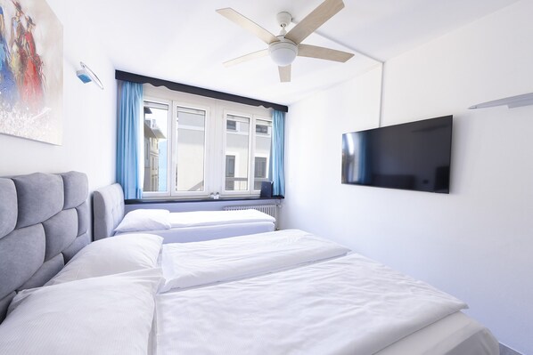 Driepersoonskamer | 1 slaapkamer, gratis wifi, beddengoed