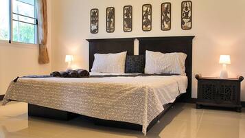 2-Bedroom Apartment | 2 habitaciones, caja de seguridad en la habitación y escritorio