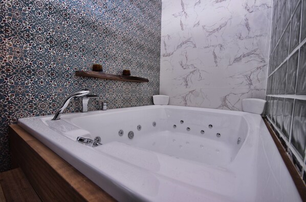 Bañera de hidromasaje