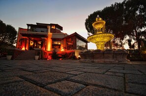 Façade de l’hébergement - soirée/nuit