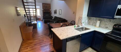 Lägenhet - flera sängar (Fox Pine Lodge 3 bed 3 bath FPAF3) | Interiör