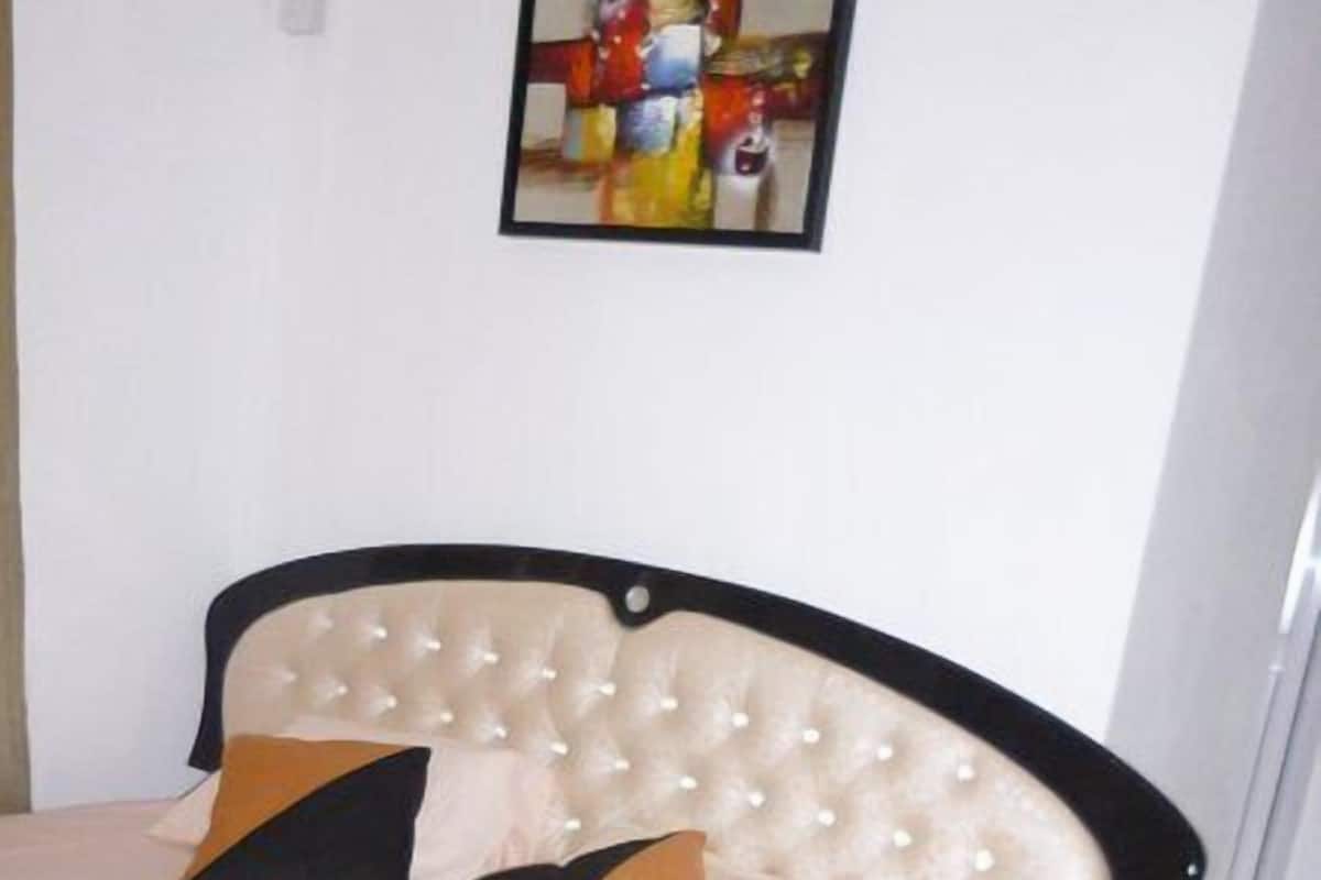In-room safe, blackout curtains, iron/ironing board (on request)