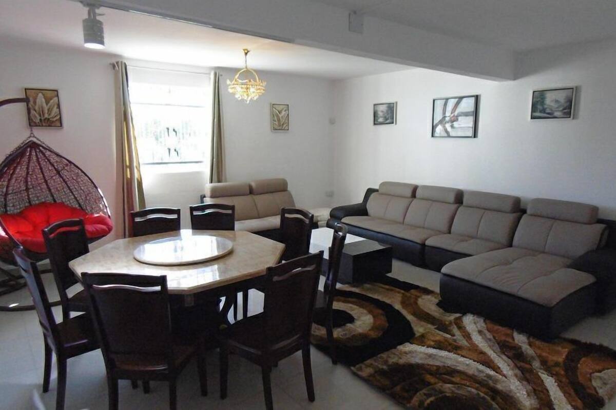 Deluxe Apartment, 3 Bedrooms, Poolside | Living area