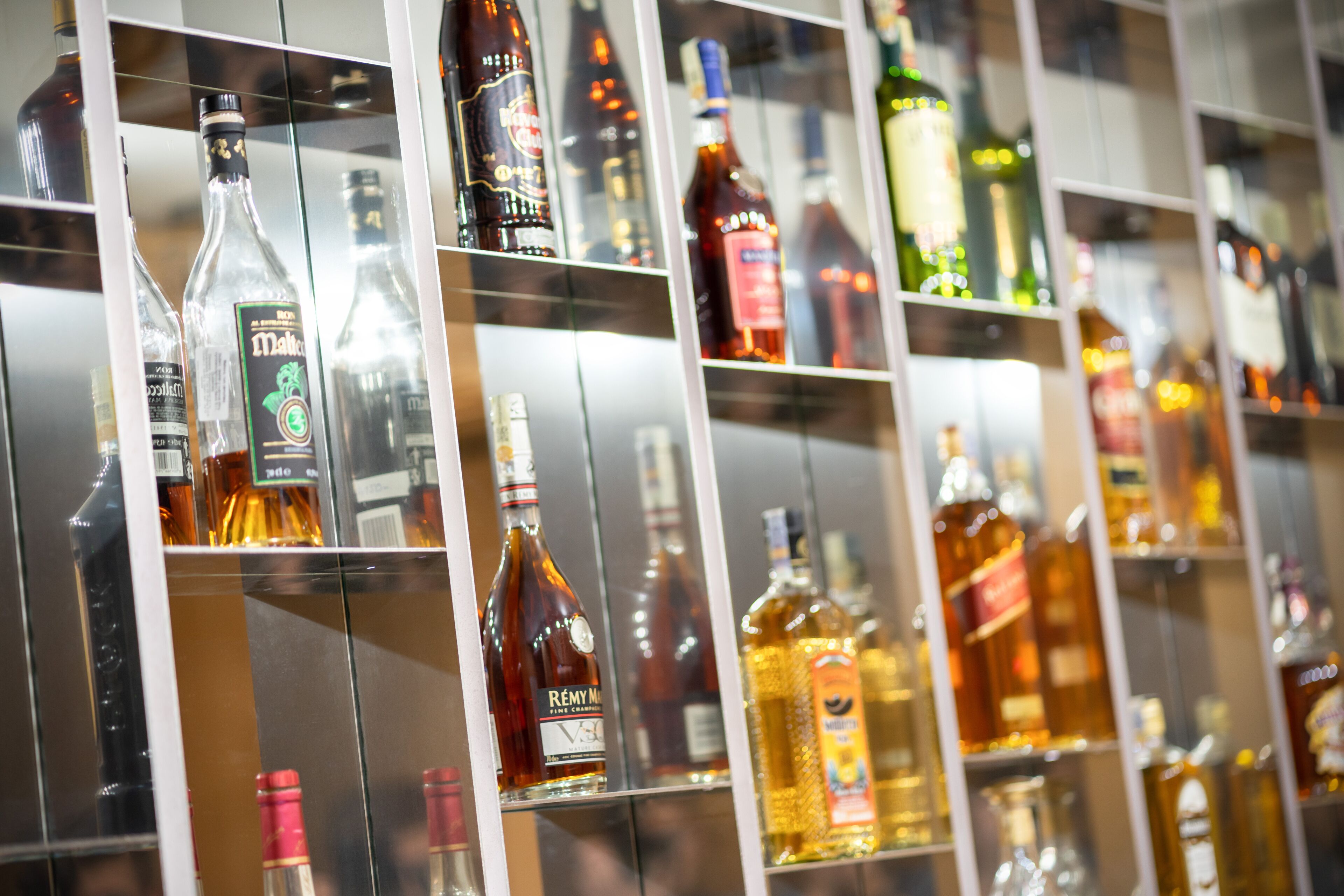 Bar (trong khuôn viên)