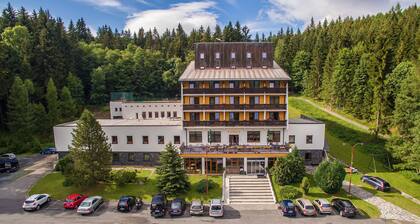 Hotel KamzĂk