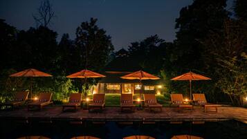 Seasonal outdoor pool, open 6:30 AM to 7:30 AM, pool umbrellas