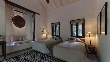 Ropa de cama de alta calidad, muebles diferentes y escritorio