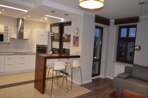 公寓, 阳台 (6) | 1 多间卧室、高档床上用品、办公桌、遮光窗帘