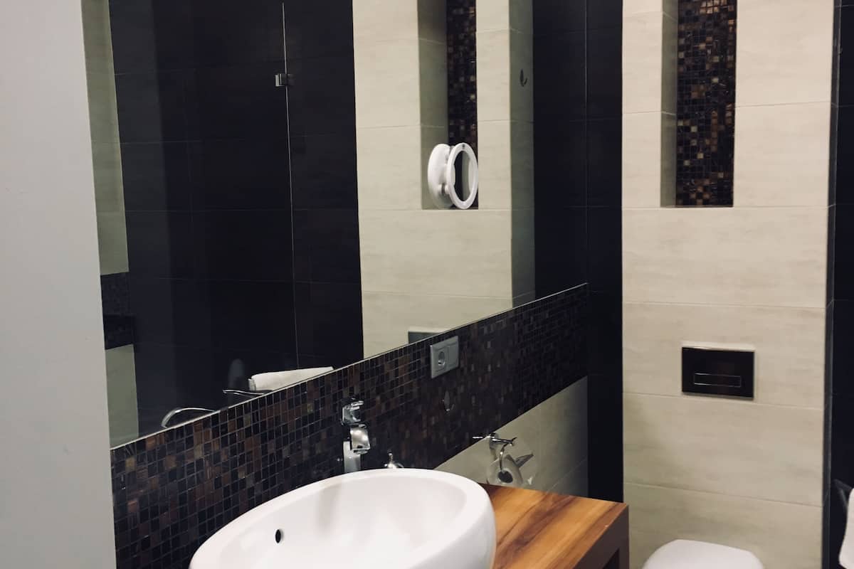 premium penthouse, 3 bedrooms | 1 bedroom, premium bedding, desk, blackout curtains