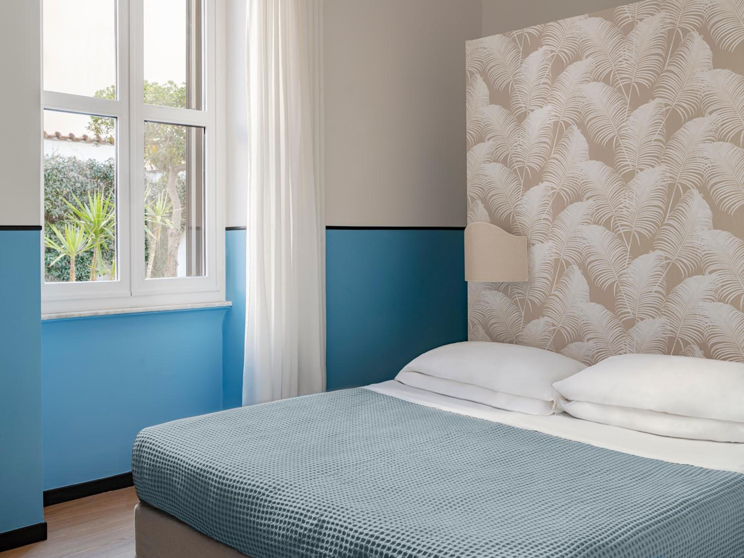 minibar, desk, free wifi, bed sheets