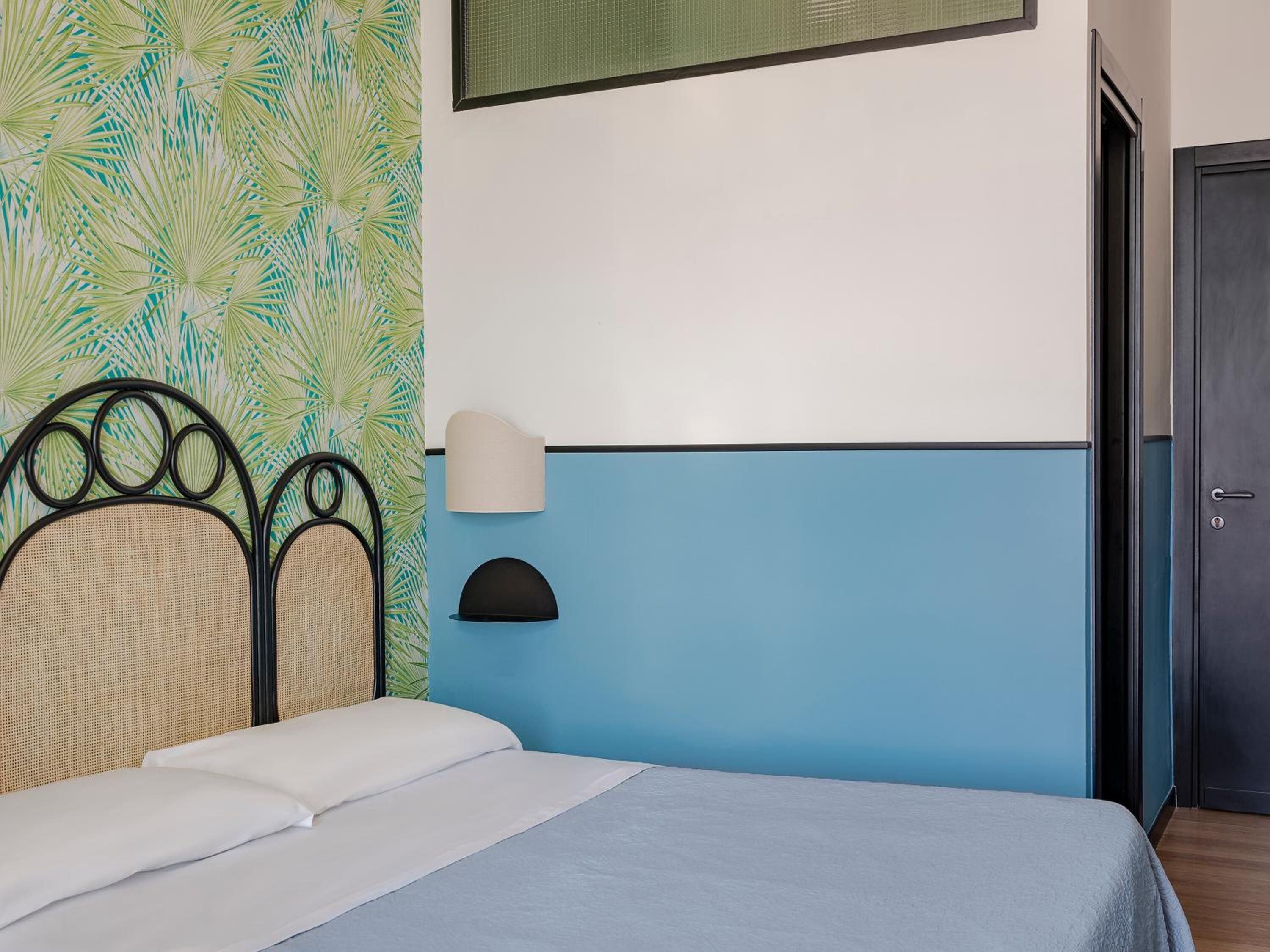 minibar, desk, free wifi, bed sheets