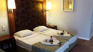 Standard Single Room | Premium bedding, desk, WiFi, bed sheets