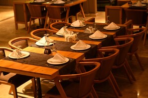 Breakfast, lunch, dinner served; Turkish cuisine  - Starton Hotel (Ankara)